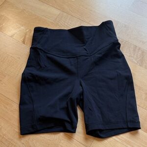 lululemon athletica base pace black bike shorts 6”